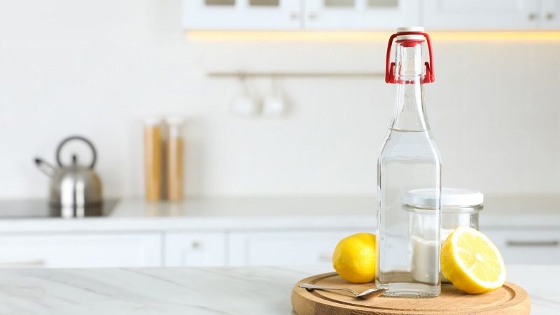 Vinegar to Remove Odors from Daily Items
